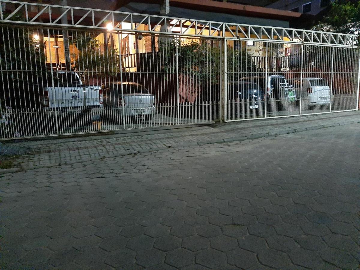 Cabanas Para Aluguel De Temporada Em Bombinhas Perto Da Praia Exterior foto